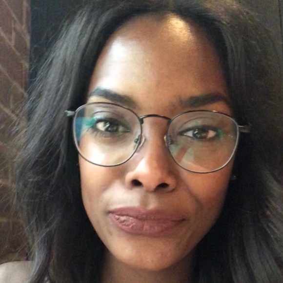 Meet your Posher, Raven - Picture 2 of 3